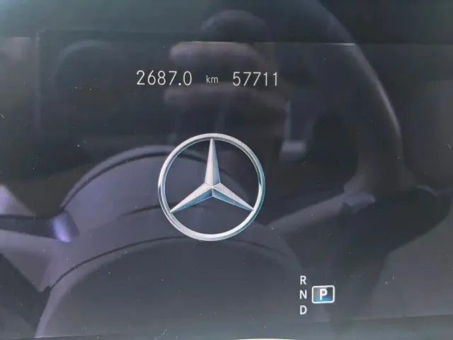 Mercedes-Benz E-Class — Фото автомобиля 11
