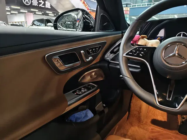 Mercedes-Benz E-Class — Фото автомобиля 15