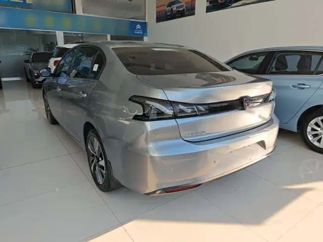 Peugeot 408 — Фото автомобиля 4