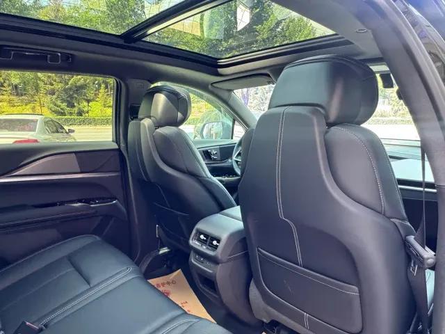Cadillac XT5 — Фото автомобиля 21