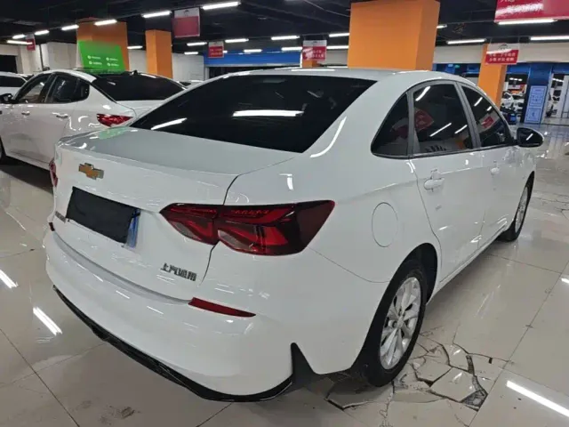 Chevrolet Monza — Фото автомобиля 6