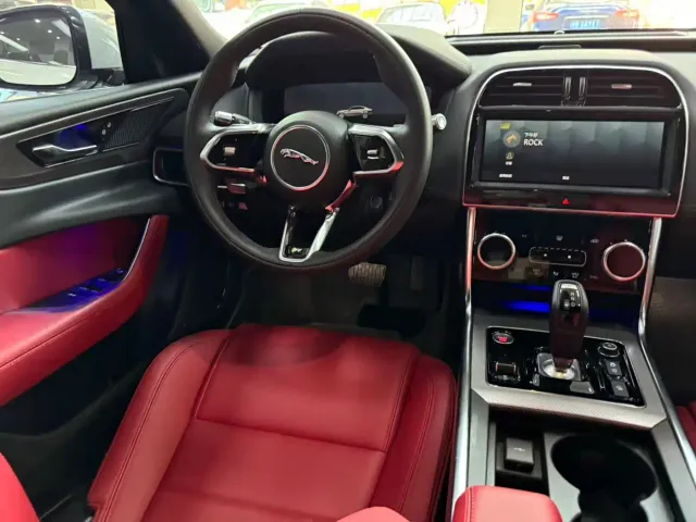 Jaguar XEL — Фото автомобиля 10