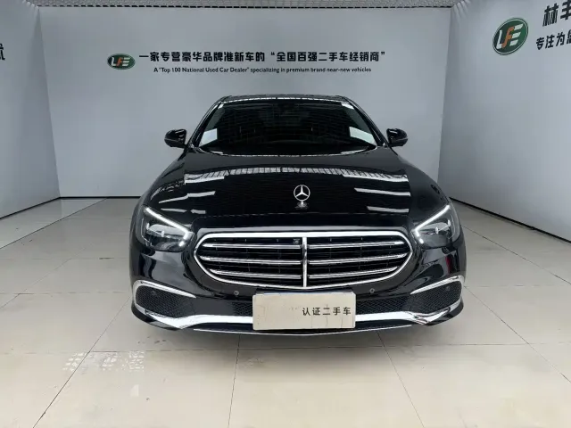 Mercedes-Benz E-Class — Фото автомобиля 3
