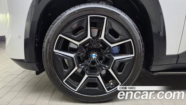 BMW XM — Фото автомобиля 2
