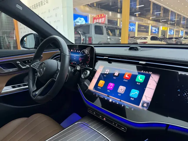 Mercedes-Benz E-Class — Фото автомобиля 27