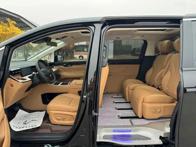GAC Trumpchi E8 — Фото автомобиля 14