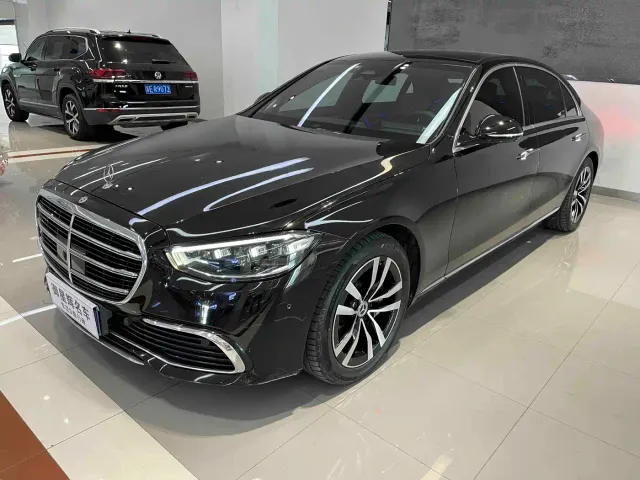 Фотография автомобиля — Mercedes-Benz S-Class