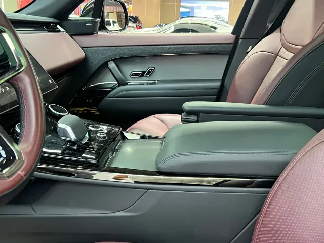 Land Rover Range Rover Sport — Фото автомобиля 6