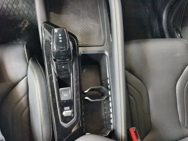 Geely Binyue — Фото автомобиля 9