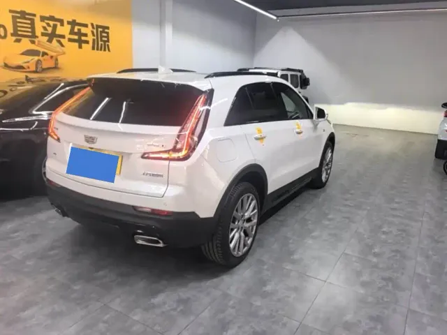 Cadillac Cadillac XT4 2022 28T AWD Platinum — Фото автомобиля 4