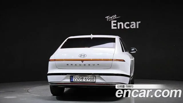 Hyundai Grandeur Grandeur (GN7) 2.5 Бензин 2WD — Фото автомобиля 4