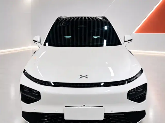 Xpeng G9 — Фото автомобиля 2