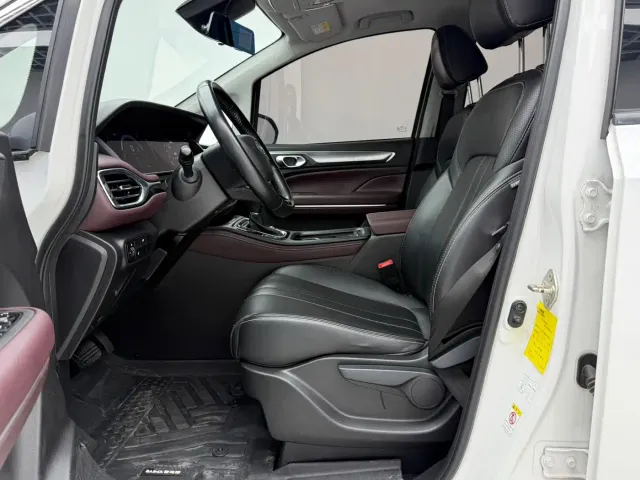 GAC Trumpchi M6 — Фото автомобиля 7