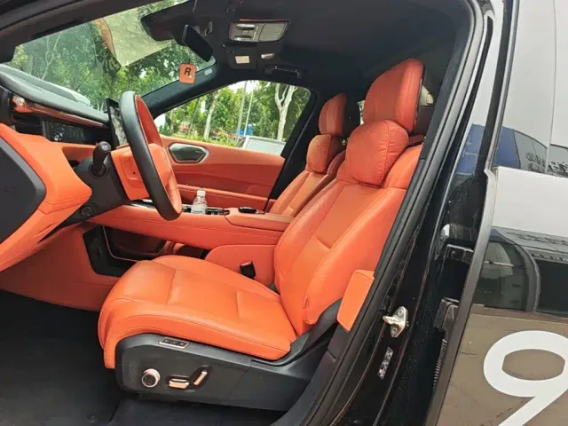 Lynk & Co 900 — Фото автомобиля 14