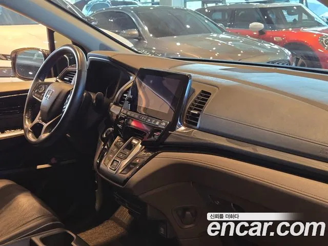 Honda Odyssey — Фото автомобиля 6