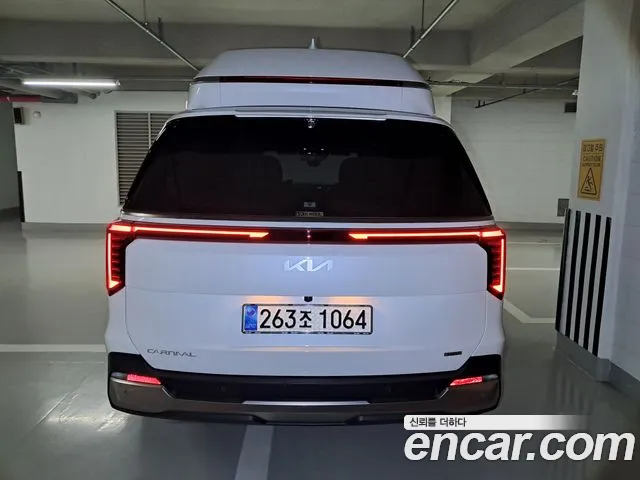 Kia Carnival — Фото автомобиля 2
