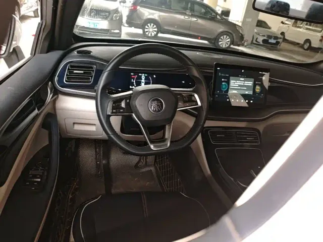 BYD Qin PLUS 2021 DM-i 55KM Flagship — Фото автомобиля 10