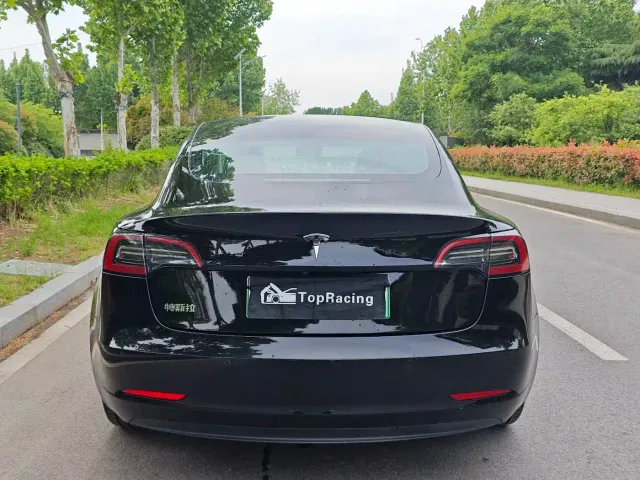 Tesla Model 3 — Фото автомобиля 8