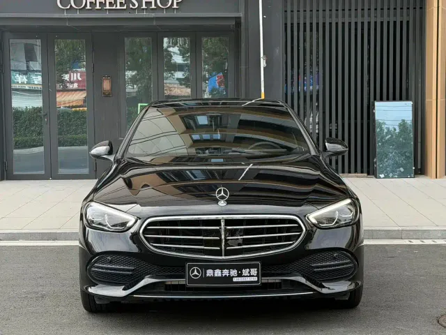 Фотография автомобиля — Mercedes-Benz C-Class
