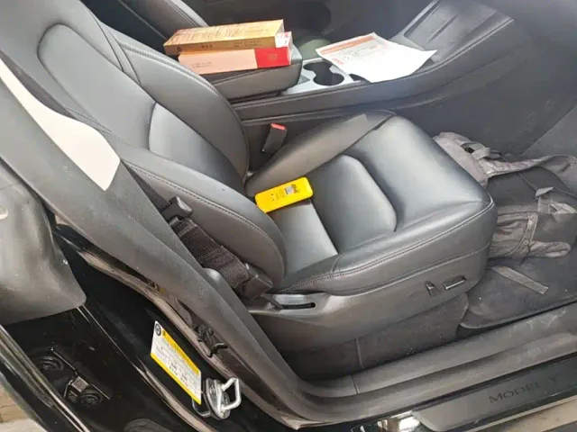 Tesla Model Y — Фото автомобиля 24