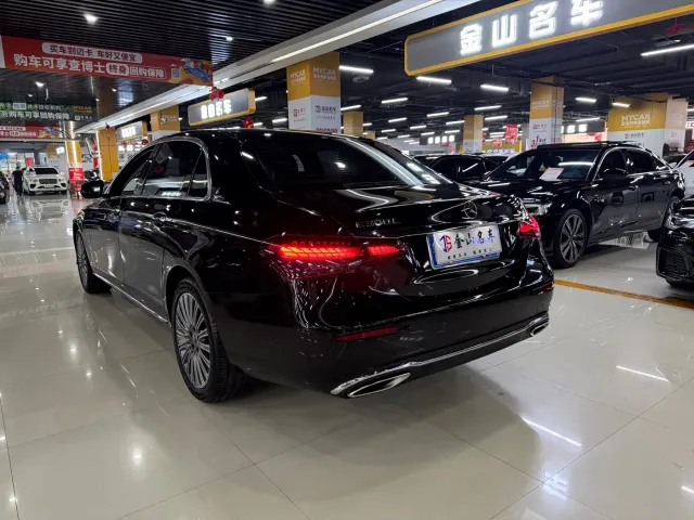Mercedes-Benz E-Class — Фото автомобиля 13