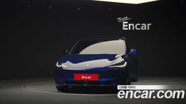 Tesla Model 3 — Фото автомобиля 3