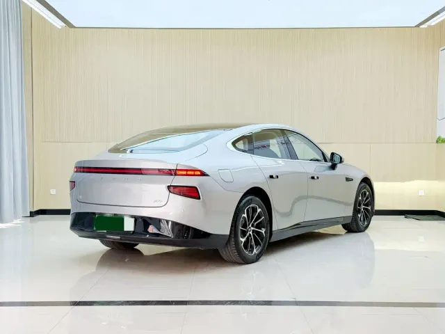 Xpeng P7 — Фото автомобиля 21