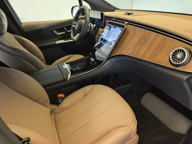 Mercedes-Benz EQE SUV — Фото автомобиля 8