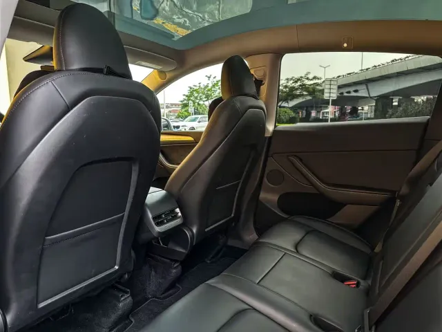 Tesla Model Y — Фото автомобиля 6