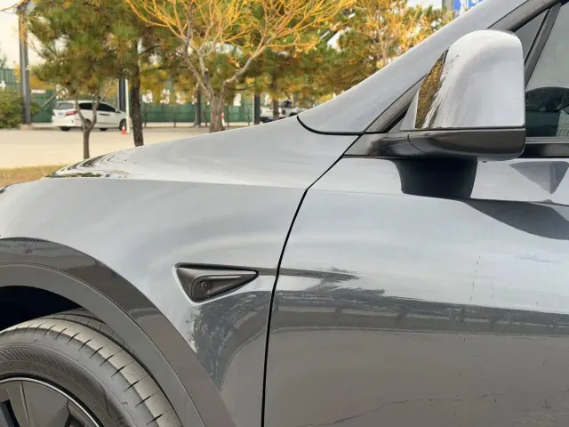 Tesla Model Y — Фото автомобиля 16