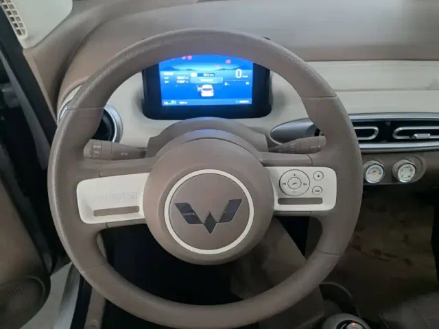Wuling Hongguang Mini EV — Фото автомобиля 10