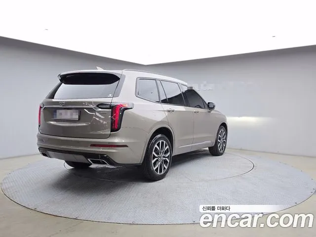 Cadillac XT6 — Фото автомобиля 2