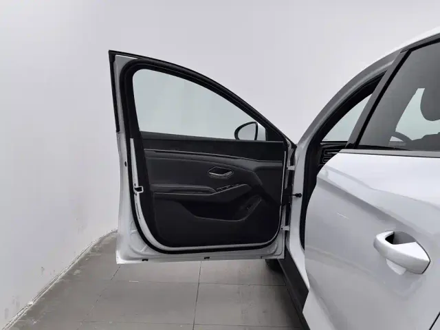 BYD Qin L — Фото автомобиля 8