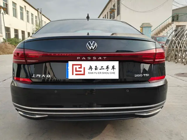 Volkswagen Passat — Фото автомобиля 4