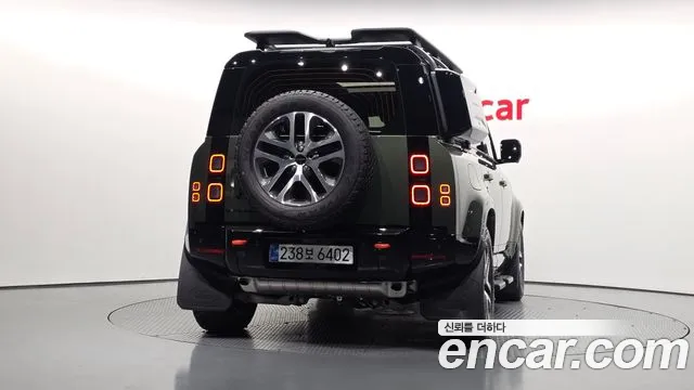 Land Rover Defender — Фото автомобиля 4