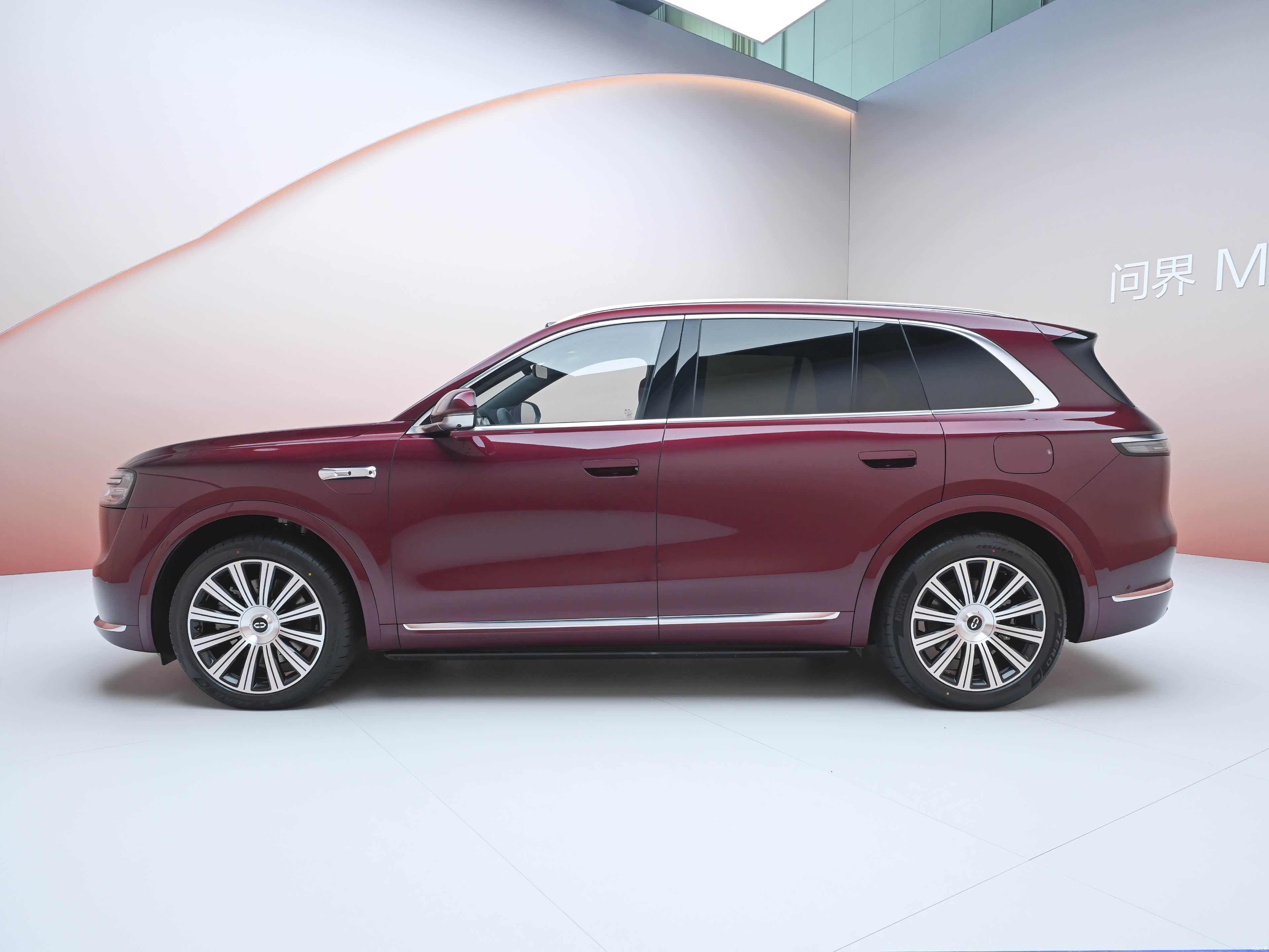 AITO M7 EREV Ultra 5 seats 4wd — Фото автомобиля 4