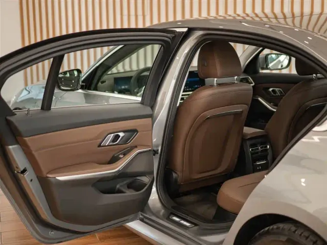 BMW 3 Series — Фото автомобиля 16