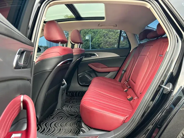 Hongqi H5 — Фото автомобиля 11