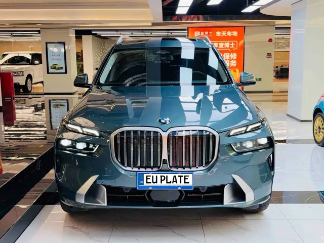 BMW X7 — Фото автомобиля 2