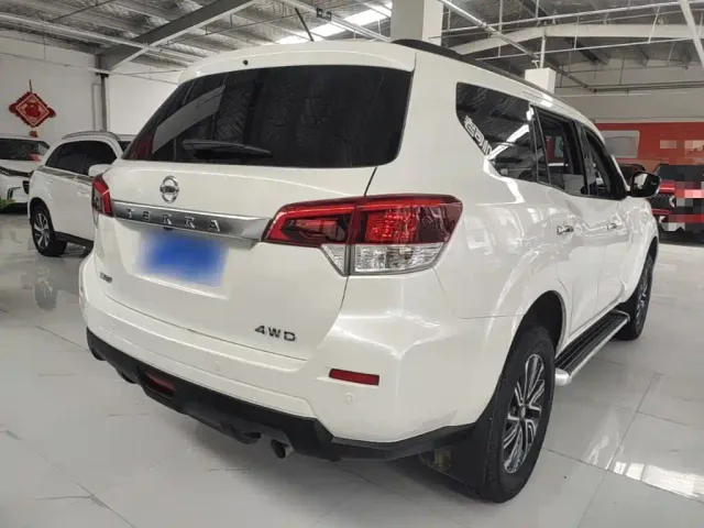 Nissan Terra — Фото автомобиля 6