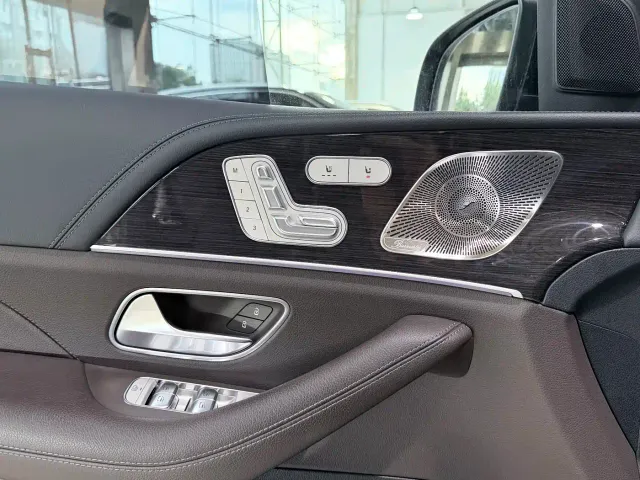 Mercedes-Benz GLS-Class — Фото автомобиля 11