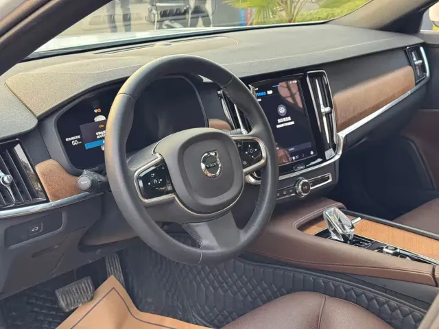 Volvo S90 — Фото автомобиля 8
