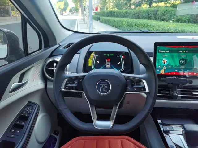 BYD Yuan Pro — Фото автомобиля 11