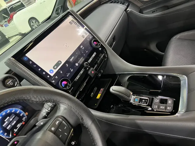 Toyota Vellfire — Фото автомобиля 25
