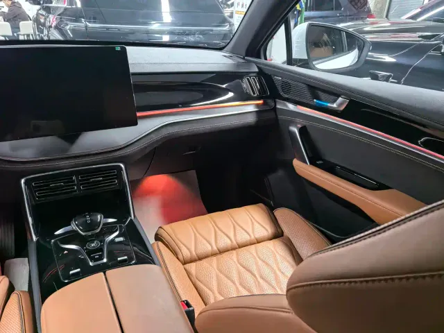 BYD Tang — Фото автомобиля 15