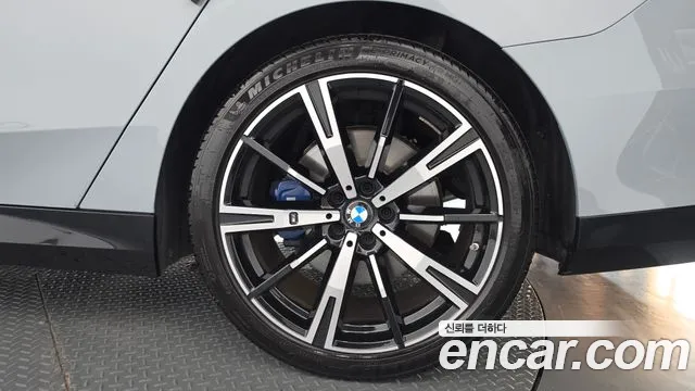 BMW 5-Series 5 серия (G60) 530i xDrive M Sport — Фото автомобиля 17