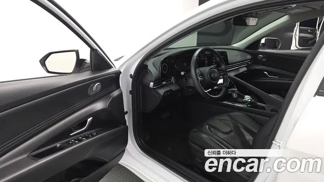 Hyundai Avante CN7 — Фото автомобиля 9