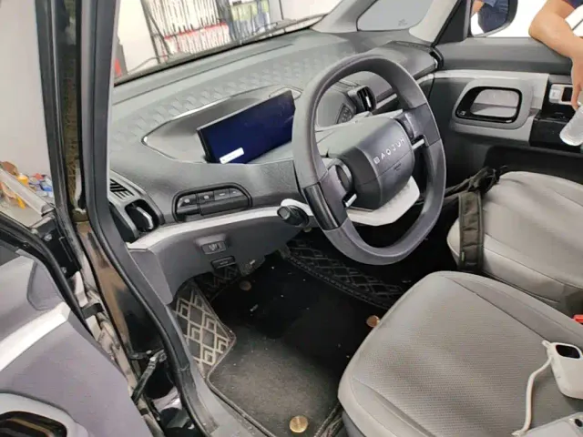 Baojun KiWi EV — Фото автомобиля 15