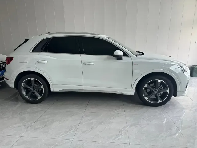 Audi Q3 — Фото автомобиля 4