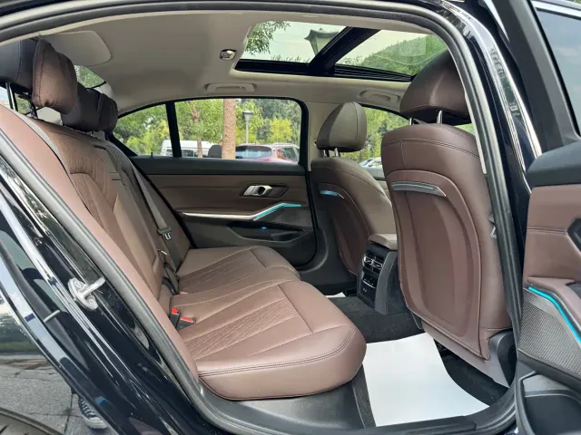 BMW 3 Series — Фото автомобиля 25
